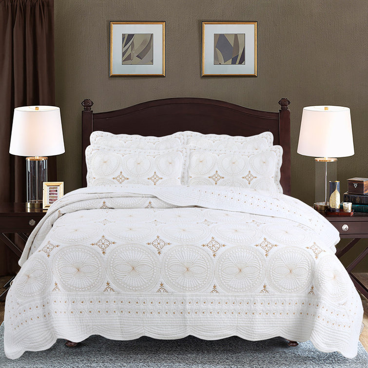 House of Hampton® Embroidered Lightweight Cotton Quilt Set Reversible